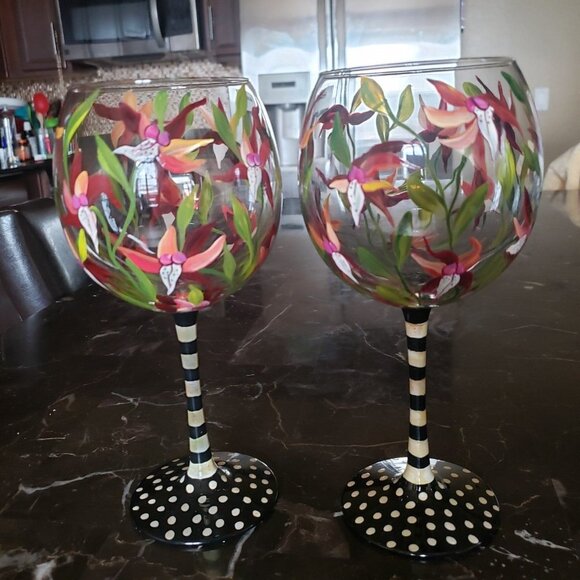 Wine glass set of 2,  painted flower clear glass black and white painted… - Picture 5 of 11
